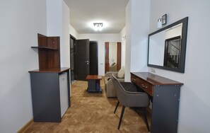 デラックス ダブルまたはツインルーム | セーフティボックス (室内)、防音設備、WiFi (無料)