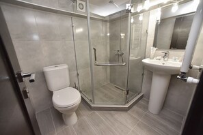 Standard Room | Bathroom - Good Hotel Yerevan (Yerevan)