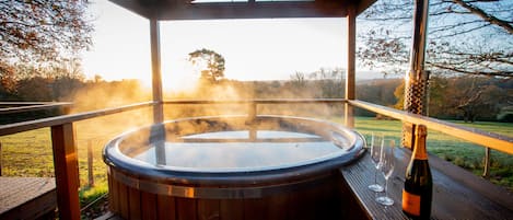 Knole | 1 bedroom, individually decorated, individually furnished, desk