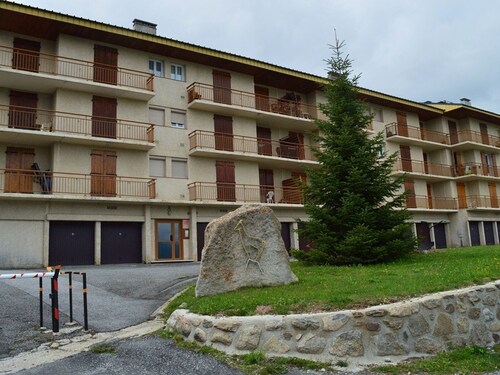 T2 Apartment at the slopes with private parking