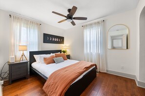 3 habitaciones, escritorio, tabla de planchar con plancha y wifi gratis 