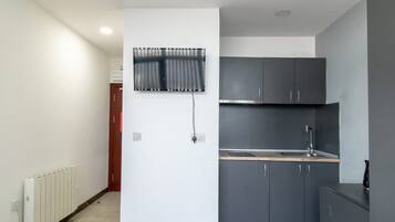 Fridge, microwave, stovetop, toaster
