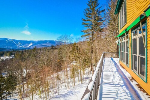 Vermont Post & Beam w/Hot Tub & Stunning Views