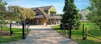 Woodland Lodge luxury rural retreat, sleeps 10-14

