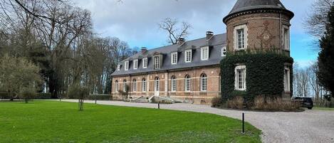 واجهة المنشأة