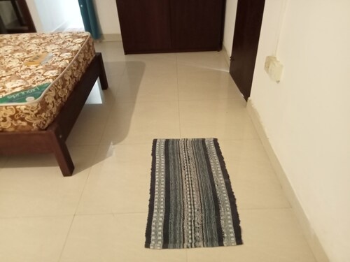 1 Bedroom, 1 Bath spacious studio for 12 dollars per day excluding electricity.