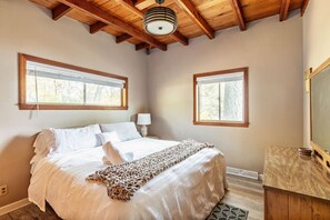 4 chambres, fer et planche à repasser, lit parapluie, Wi-Fi gratuit