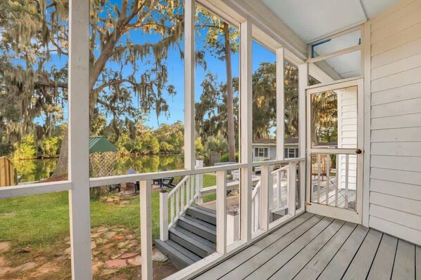 Property grounds - 3bd/3ba Lakefront-Spa-Kayak-Near Savannah & Tybee (Savannah)