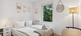 Vorstadtoase für 2 - Netflix, Parkplatz, Nähe BER, Queensize-Bett