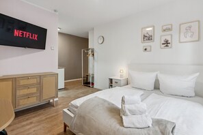 1 bedroom, iron/ironing board, travel cot, free WiFi