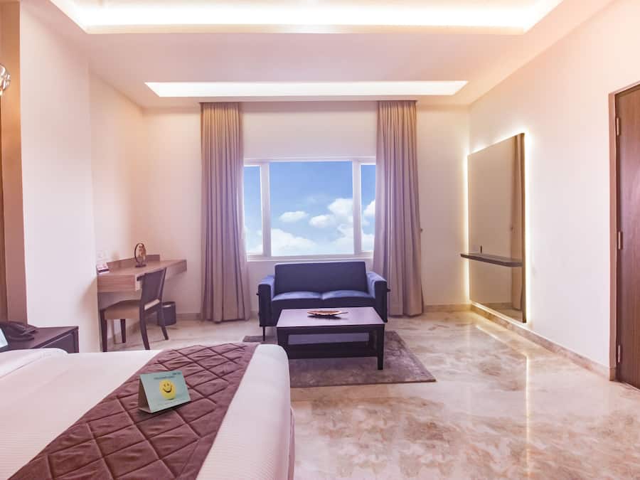 Club Studio | Premium bedding, minibar, individually furnished, desk