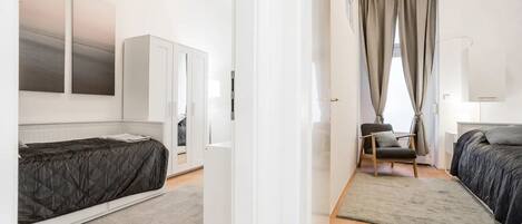 2 عدّة غرف نوم ومكواة/لوح كي وواي فاي وملاءات أسرّة