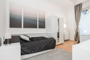 2 bedrooms, iron/ironing board, WiFi, bed sheets