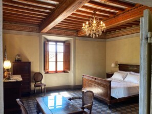 7 bedrooms, desk, iron/ironing board, travel crib - Idyllic Countryside Retreat with Rustic Elegance (monteriggioni)