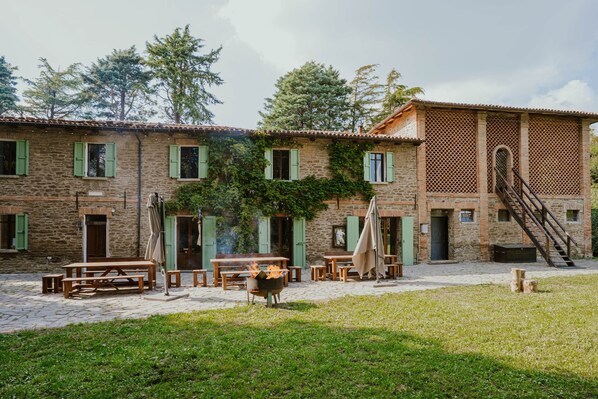 تناول الطعام بالخارج