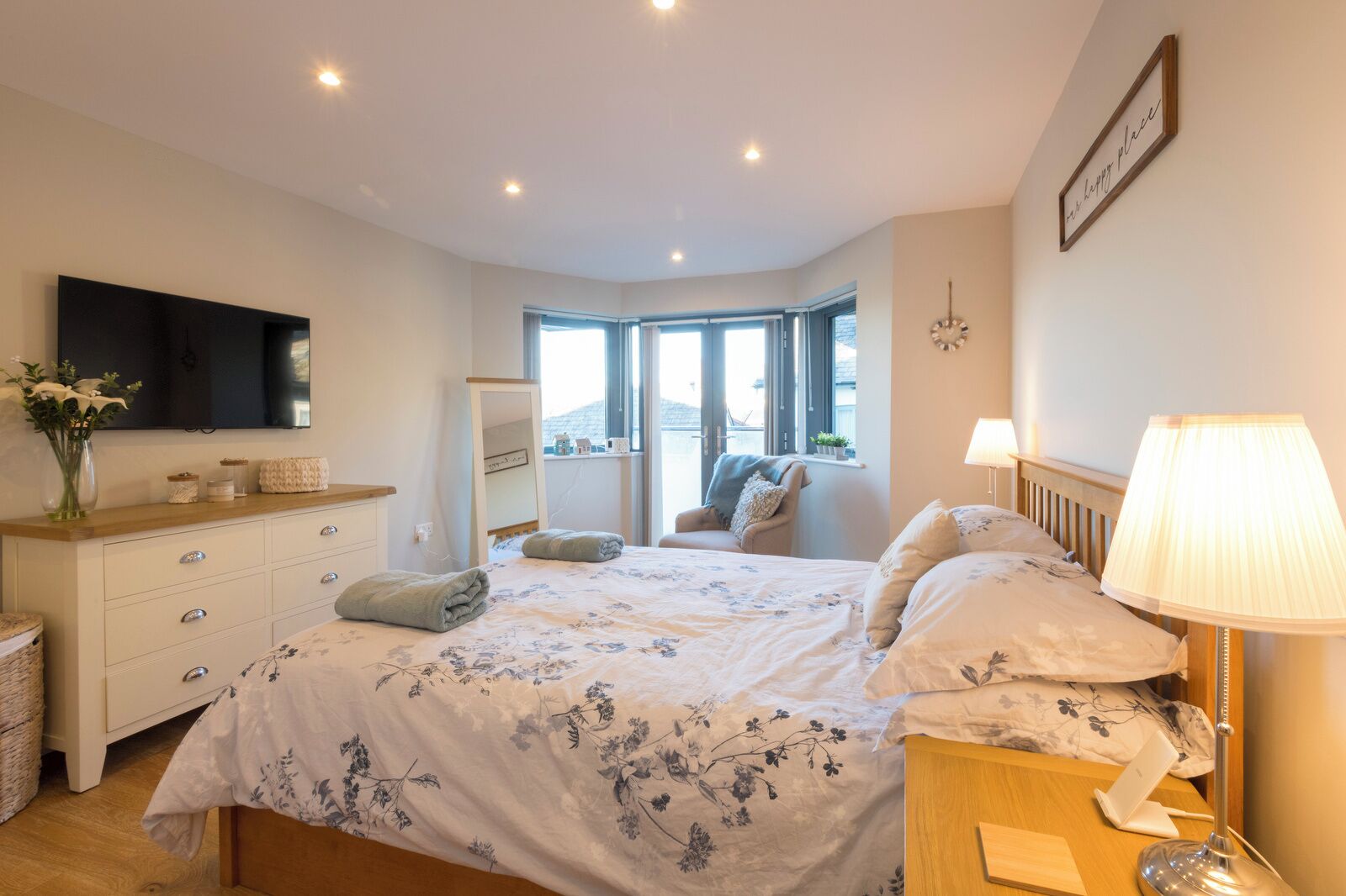 Superior Cottage | 2 bedrooms, individually decorated, individually furnished