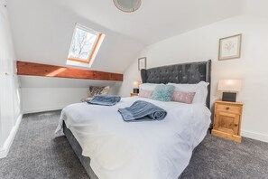 6 slaapkamers, een strijkplank/strijkijzer, gratis wifi, beddengoed
