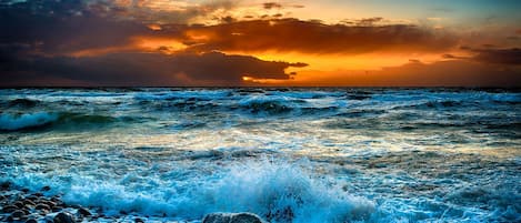 Una spiaggia nelle vicinanze