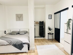 1 quarto, berço de viagem, Wi-Fi, roupa de cama