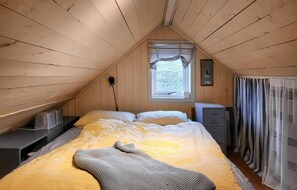 2 bedrooms, travel cot