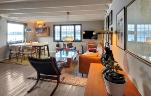 Fireplace - 2 bedroom lovely home in Torvastad (Torvastad)