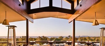 Ocean Views / Pool / Spacious Rooms/Ideal for Families or romantic setting for 2