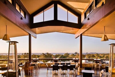 Ocean Views / Pool / Spacious Rooms/Ideal for Families or romantic setting for 2