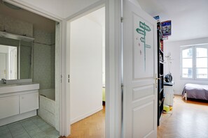 2 sovrum, strykjärn/strykbräda, wi-fi och sängkläder