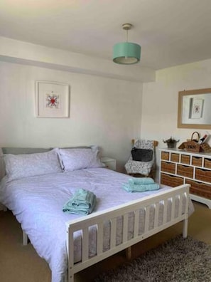 1 bedroom, iron/ironing board, free WiFi, bed sheets - Large 1-bed Apartment in London (London)
