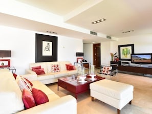TV - Salobre Villa 3 by Interhome (San Bartolomé de Tirajana)