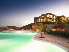 A heated pool - Los Lagos 31 by Interhome (San Bartolomé de Tirajana)