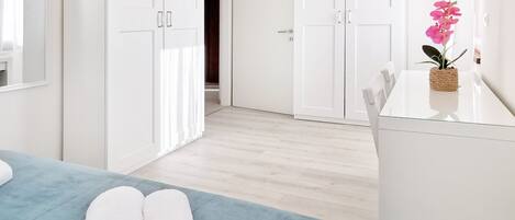 3 bedrooms, iron/ironing board, travel cot, free WiFi