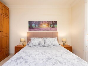 1 chambre, fer et planche à repasser, Wi-Fi