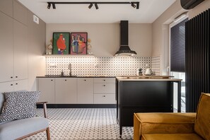 Comfort Apartment | Private kitchenette | Fridge, stovetop, cookware/dishes/utensils - RentPlanet - Śródmieście Świebodzkie (Wroclaw)