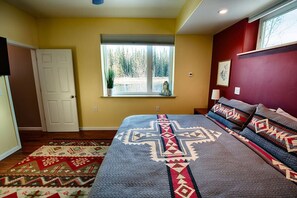 1 室のベッドルーム、デスク、アイロン / アイロン台、旅行用ベビーベッド