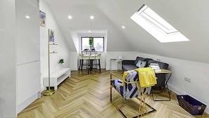 Basic Apartment, 1 Double Bed | Living area - Cozy 1 Bed Apartment in Hanwell (London)