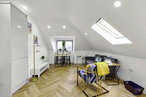 Basic Apartment, 1 Double Bed | Living area - Cozy 1 Bed Apartment in Hanwell (London)