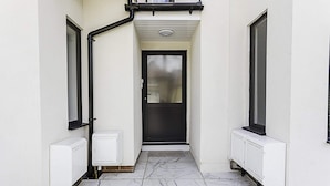 Basic Apartment, 1 Double Bed | Exterior - Cozy 1 Bed Apartment in Hanwell (London)