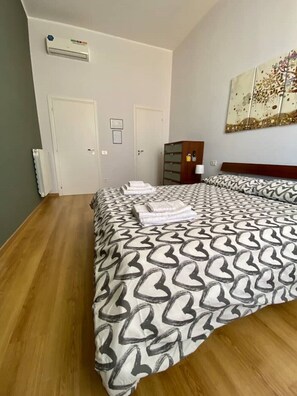 2 bedrooms, iron/ironing board, travel cot, free WiFi - Andrea's House Roma Porta Pia (Roma)