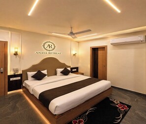 In-room safe, soundproofing, free WiFi, bed sheets - Anaya Retreat (Varanasi)