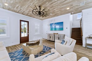 TV connectée, jeux vidéo, baby-foot