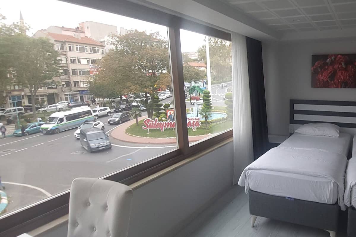 Basic Single Room | Hypo-allergenic bedding