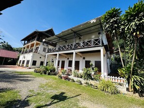 Front of property - Kingkham Riverside Hotel (Luang Prabang)