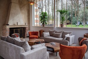 Casa, 3 quartos, ar-condicionado, no jardim (Orangerie) | Área de estar | Escritórios