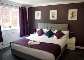 4 bedrooms, soundproofing, free WiFi, bed sheets - Remarkable 5-bed House in Horley (Horley)