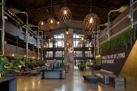 Lobby. Cargo88 Hotel