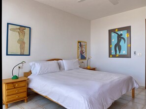 2 bedrooms, in-room safe, iron/ironing board, free WiFi - 121 Seafront, heated pools, golf (San Miguel)