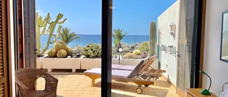 2 bedrooms, in-room safe, iron/ironing board, free WiFi