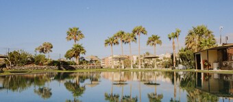 Seafront bungalow, golf, swimming pool, relax pool, 86