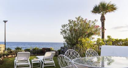 Seafront bungalow, golf, swimming pool, relax pool, 86